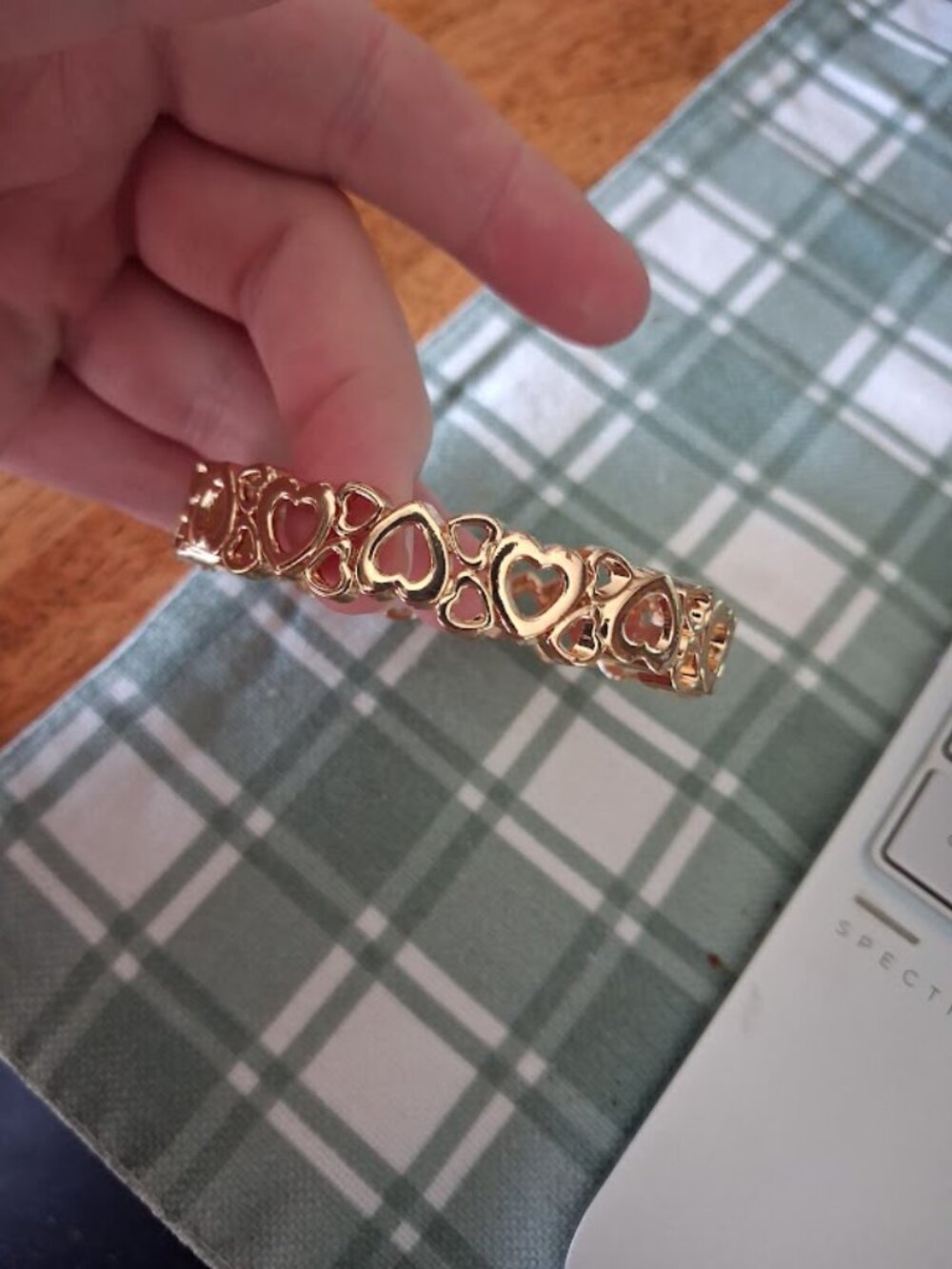 Openable Heart bangle bracelet - Picture 2 of 5